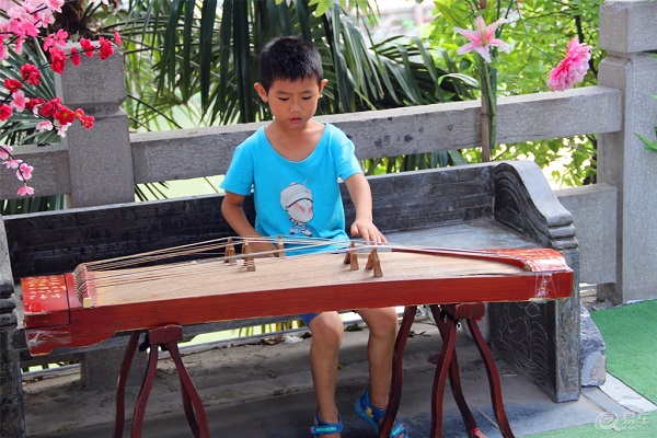 少儿学古琴应该先进行哪些方面的训练