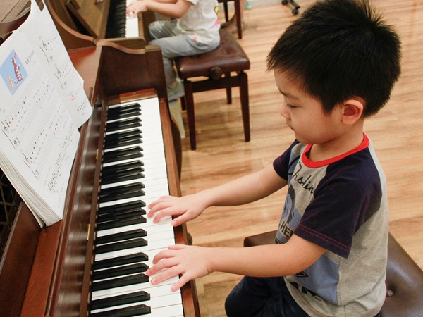 钢琴考级中考生如何应对突发情况